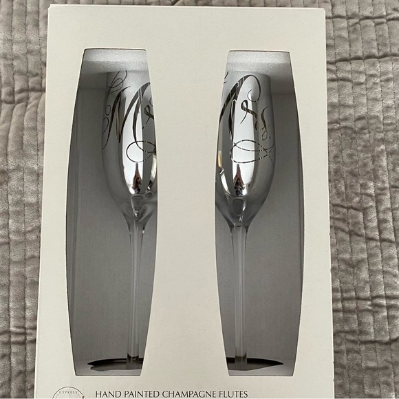 Cypress Home Wedding Day Décor Mr. and Mrs. Champagne Flutes - BRAND NEW!!! - Picture 8 of 13